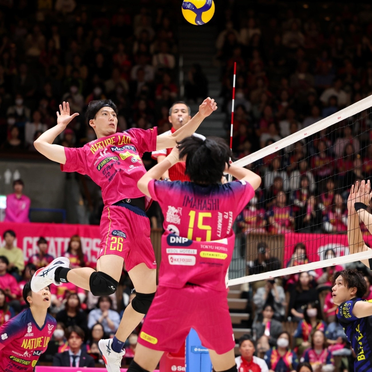 日本职棒：福冈软银鹰宣布签下美职重炮手，目标在 2026 重夺日本一